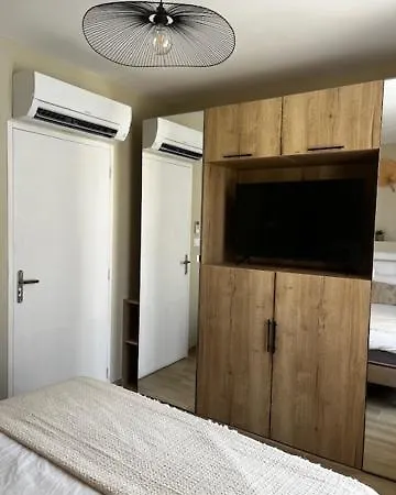 Apartment Plein Centre - Climatise - A Proximite Cite Medievale
